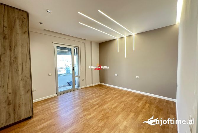 Shtepi ne shitje Apartament ne Tirane, 3+1, Mobilimi Bosh, pa mobiluar, Pagesa 260,000  Euro.