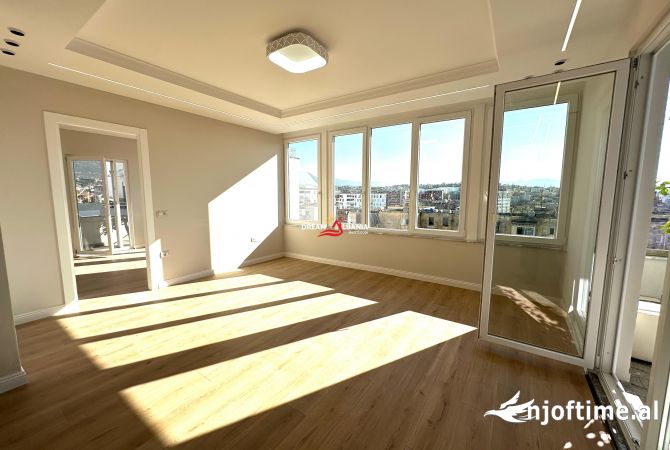 Shtepi ne shitje Apartament ne Tirane, 3+1, Mobilimi Bosh, pa mobiluar, Pagesa 260,000  Euro.