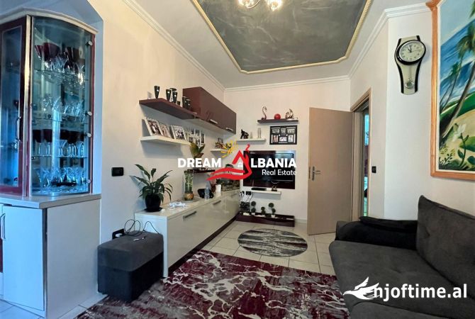 Shtepi ne shitje Apartament ne Tirane, 2+1, Mobilimi E mobiluar, Pagesa 125,000  Euro.