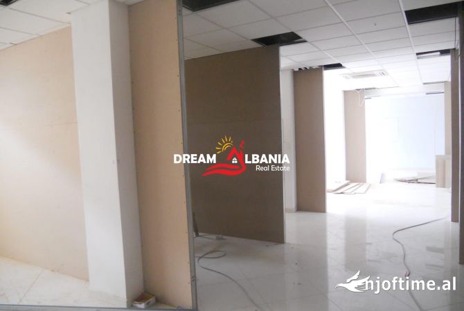 Ambient biznesi me qera 3+1 ne Tirane - 1,000 Euro