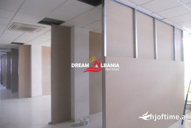 Ambient biznesi me qera 3+1 ne Tirane - 1,000 Euro