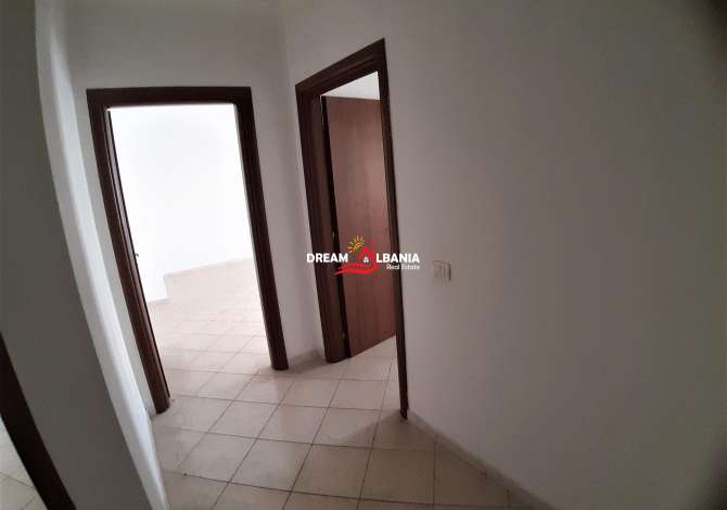 Shtepi ne shitje  ne Tirane, 2+1, Mobilimi Bosh, pa mobiluar, Pagesa 70,000  Euro.