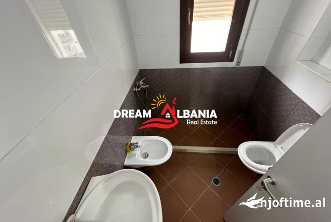 Shtepi me qera Apartament ne Tirane, 2+1, Mobilimi E mobiluar, Pagesa 700  Euro.