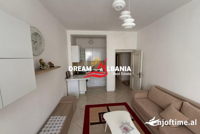 Shtepi me qera Apartament ne Tirane, 2+1, Mobilimi E mobiluar, Pagesa 420  Euro.