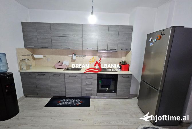 Shtepi ne shitje Apartament ne Tirane, 2+1, Mobilimi E mobiluar, Pagesa 170,000  Euro.