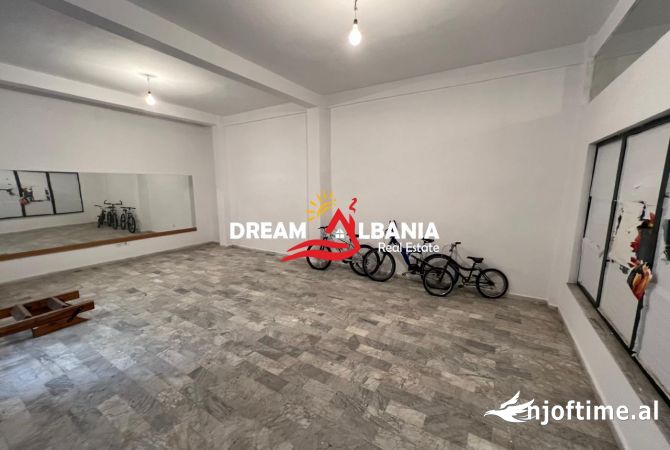 Business Property for Rent 3+1 in Tirana - 700 Euro