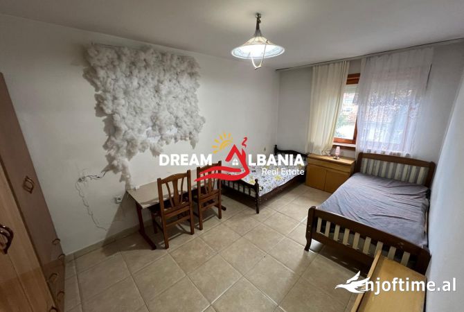 Shtepi me qera Apartament ne Tirane, 3+1, Mobilimi E mobiluar, Pagesa 60,000  Leke.