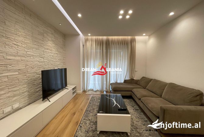 Shtepi me qera 2+1 ne Tirane - 900 Euro