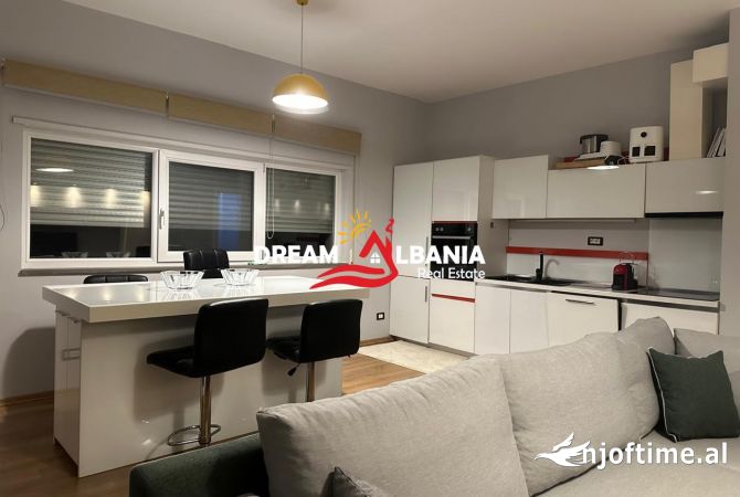 Shtepi me qera Apartament ne Tirane, 2+1, Mobilimi E mobiluar, Pagesa 800  Euro.