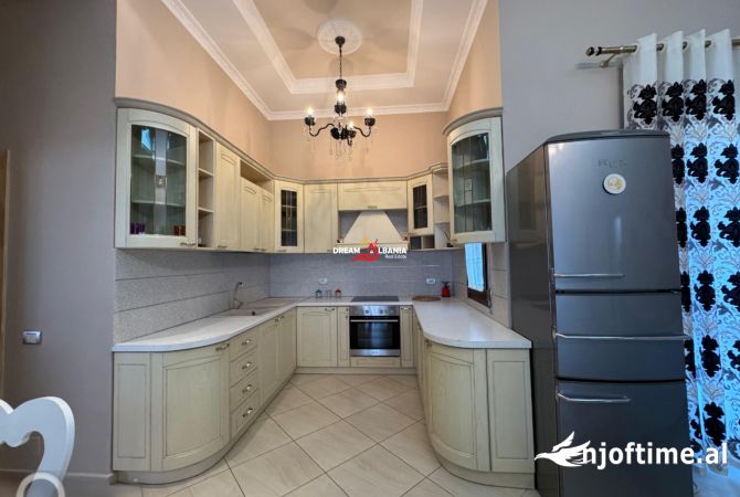 Shtepi me qera Apartament ne Tirane, 2+1, Mobilimi E mobiluar, Pagesa 800  Euro.