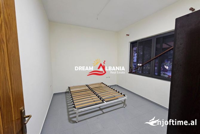 Shtepi me qera Apartament ne Tirane, 4+1, Mobilimi E mobiluar, Pagesa 700  Euro.