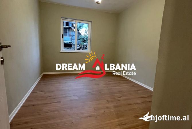 Shtepi ne shitje Apartament ne Tirane, 1+1, Mobilimi Bosh, pa mobiluar, Pagesa 83,000  Euro.