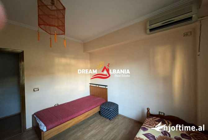 Shtepi me qera Apartament ne Tirane, 3+1, Mobilimi E mobiluar, Pagesa 600  Euro.