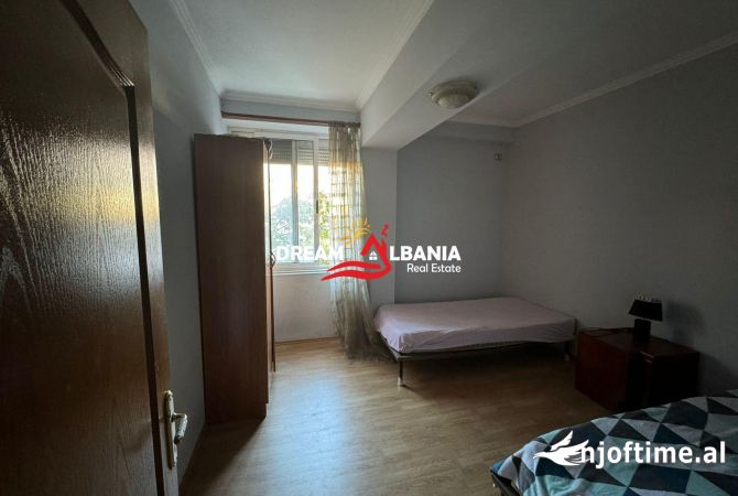 Shtepi me qera Apartament ne Tirane, 3+1, Mobilimi E mobiluar, Pagesa 600  Euro.