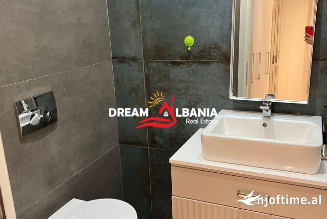 Shtepi ne shitje Apartament ne Tirane, 3+1, Mobilimi E mobiluar, Pagesa 259,000  Euro.