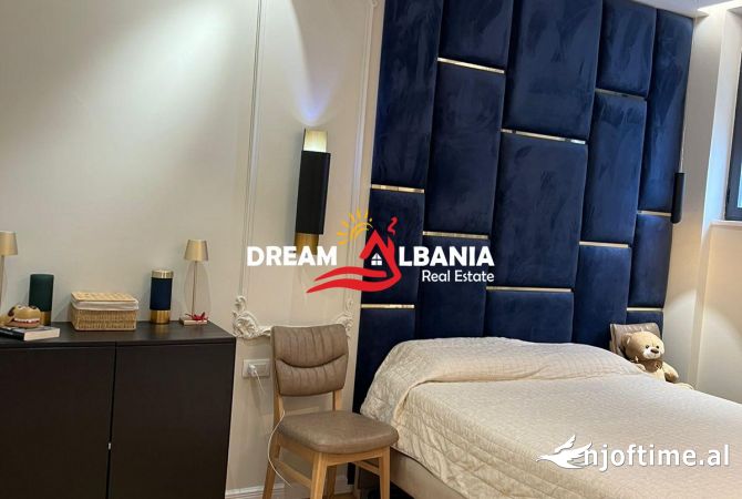 Shtepi ne shitje Apartament ne Tirane, 3+1, Mobilimi E mobiluar, Pagesa 259,000  Euro.