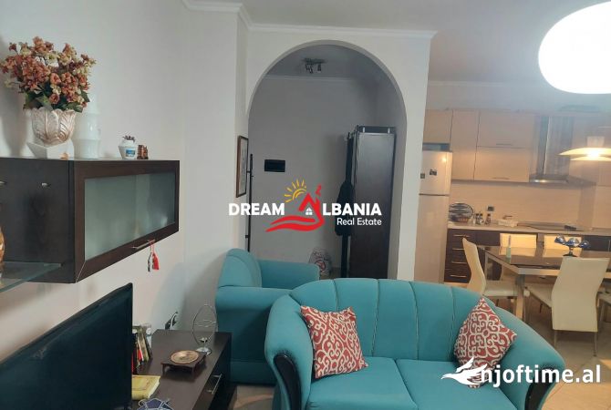 Shtepi me qera Apartament ne Tirane, 2+1, Mobilimi E mobiluar, Pagesa 700  Euro.