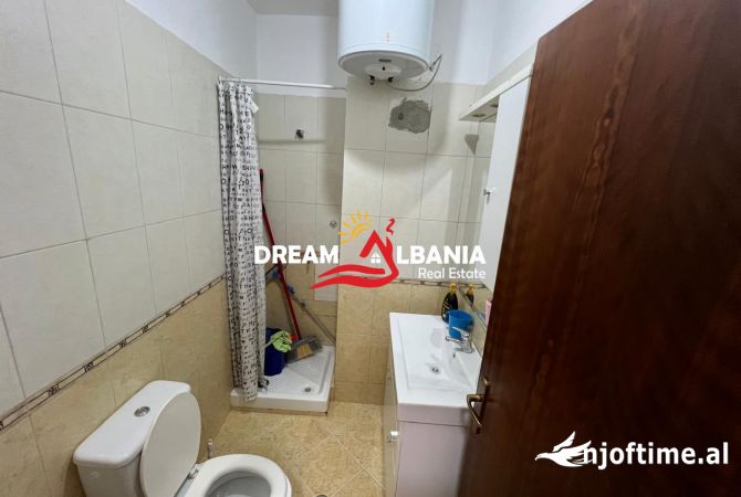 Ambjent Zyre me qera tek 21 Dhjetori, prane Tirana Garden Building ne Tirane (ID 42611206)