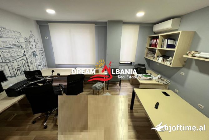 Ambient biznesi me qera 3+1 ne Tirane - 450 Euro