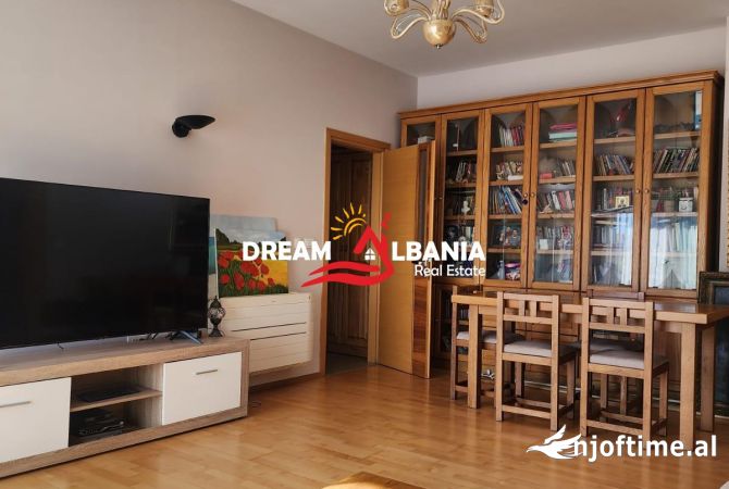 Shtepi me qera 3+1 ne Tirane - 1,500 Euro