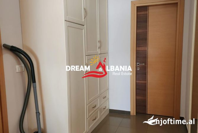 Shtepi me qera Apartament ne Tirane, 3+1, Mobilimi E mobiluar, Pagesa 1,500  Euro.