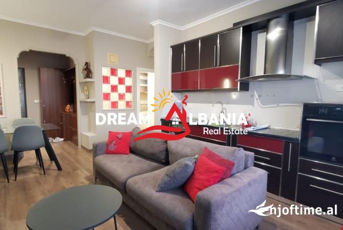 Shtepi me qera Apartament ne Tirane, 2+1, Mobilimi E mobiluar, Pagesa 600  Euro.