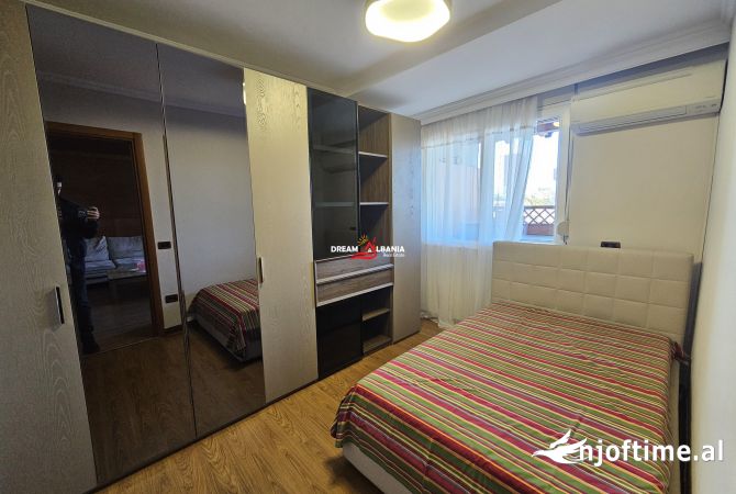 Shtepi ne shitje Apartament ne Tirane, 3+1, Mobilimi E mobiluar, Pagesa 339,990  Euro.