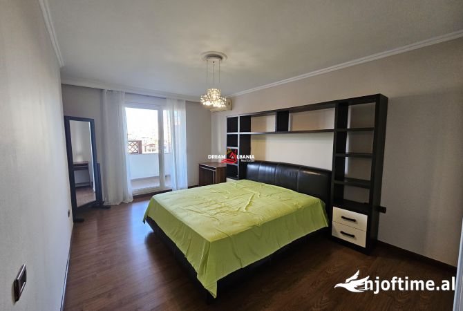 Shtepi ne shitje Apartament ne Tirane, 3+1, Mobilimi E mobiluar, Pagesa 339,990  Euro.