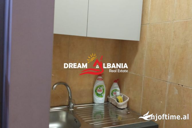 Jepet me qera ambient zyre ne zonen e Bllokut prane pallateve Agimi (ID 4261952)