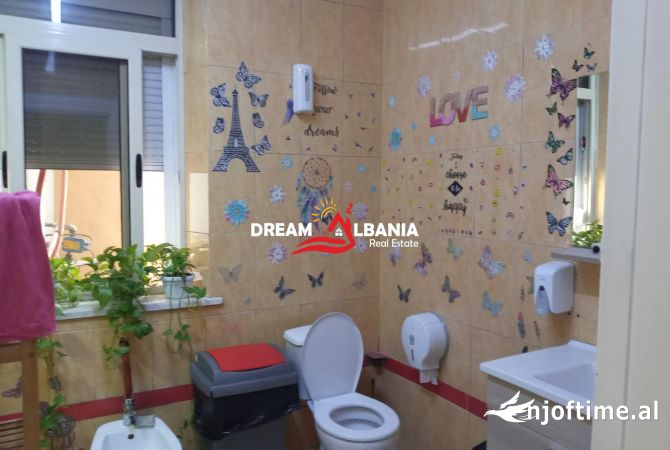 Jepet me qera ambient zyre ne zonen e Bllokut prane pallateve Agimi (ID 4261952)