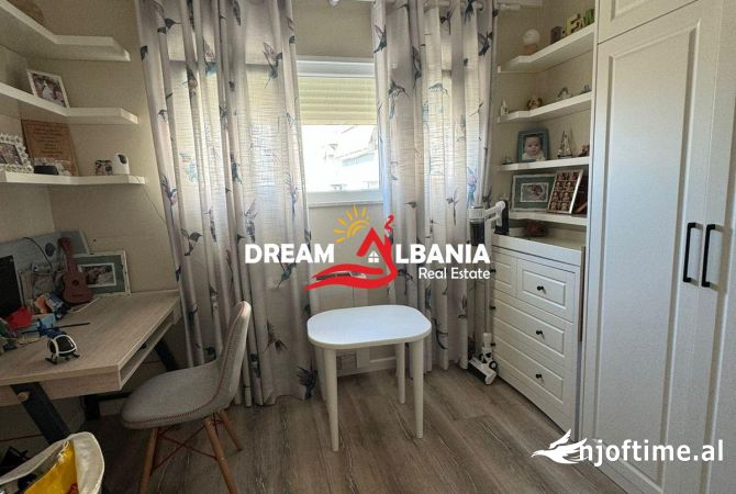 Shtepi ne shitje Apartament ne Tirane, 2+1, Mobilimi E mobiluar, Pagesa 206,000  Euro.