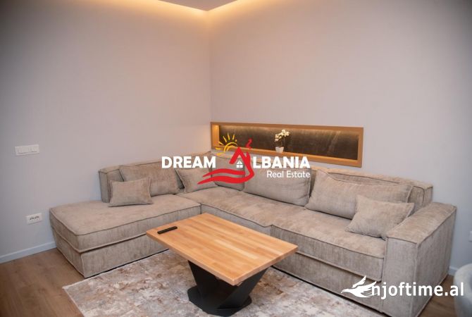 Shtepi me qera 2+1 ne Tirane - 1,900 Euro