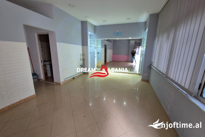 Ambient biznesi me qera 1+1 ne Tirane - 400 Euro