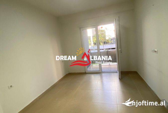 Ambient biznesi me qera 3+1 ne Tirane - 1,000 Euro