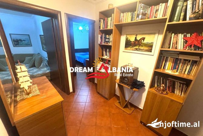 Shtepi me qera Apartament ne Tirane, 2+1, Mobilimi E mobiluar, Pagesa 450  Euro.