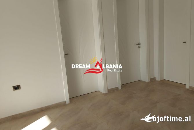 Shtepi me qera Apartament ne Tirane, 2+1, Mobilimi Pjeserisht e mobiluar, Pagesa 270  Euro.