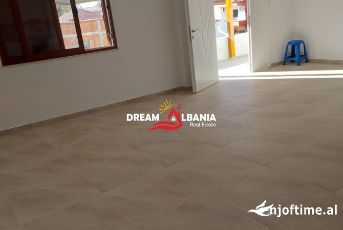 Shtepi me qera Apartament ne Tirane, 2+1, Mobilimi Pjeserisht e mobiluar, Pagesa 270  Euro.