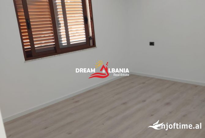 Shtepi me qera Apartament ne Tirane, 2+1, Mobilimi Pjeserisht e mobiluar, Pagesa 270  Euro.
