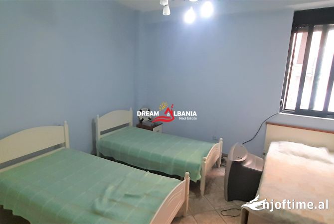 Shtepi me qera Apartament ne Tirane, 3+1, Mobilimi E mobiluar, Pagesa 700  Euro.