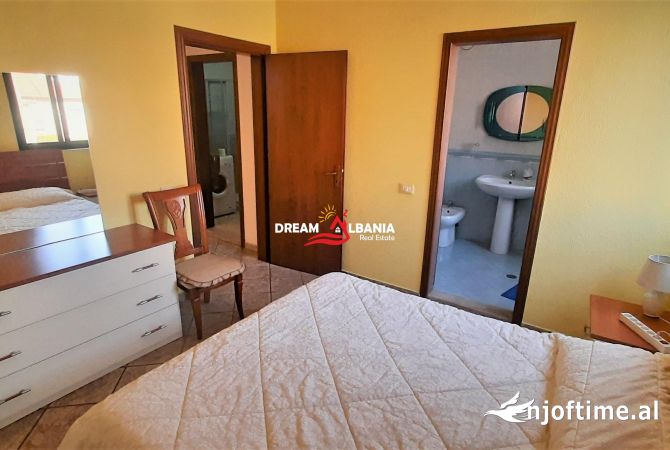 Shtepi me qera Apartament ne Tirane, 3+1, Mobilimi E mobiluar, Pagesa 700  Euro.