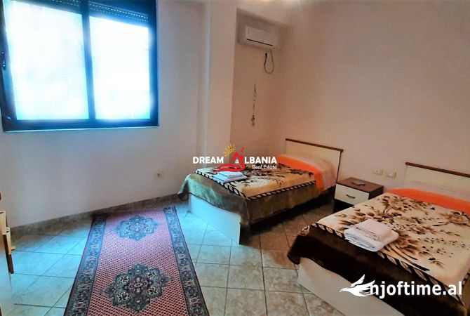 Shtepi me qera Apartament ne Tirane, 3+1, Mobilimi E mobiluar, Pagesa 700  Euro.