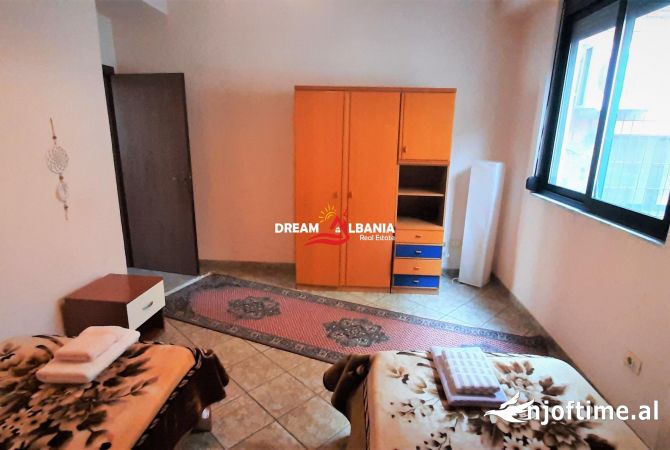 Shtepi me qera Apartament ne Tirane, 3+1, Mobilimi E mobiluar, Pagesa 700  Euro.