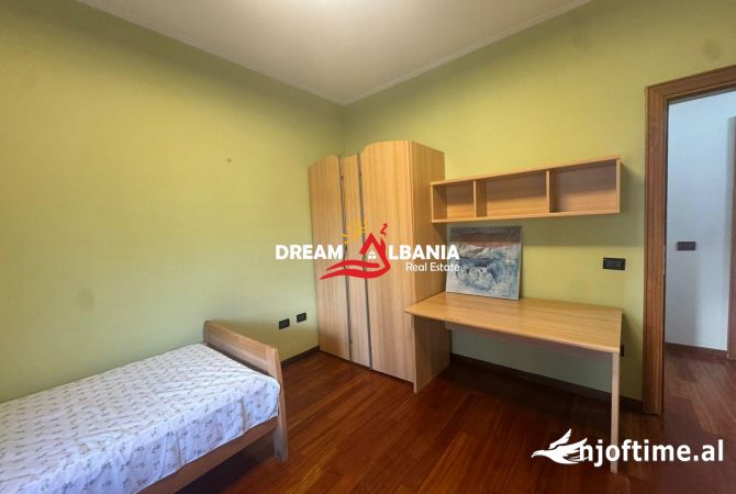 Shtepi me qera Apartament ne Tirane, 3+1, Mobilimi E mobiluar, Pagesa 1,500  Euro.