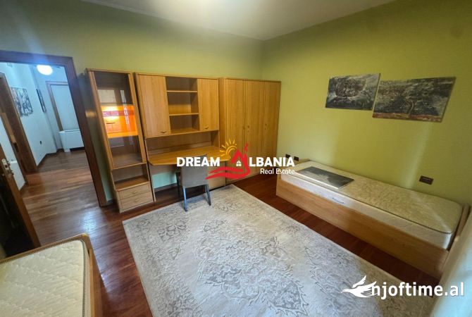 Shtepi me qera Apartament ne Tirane, 3+1, Mobilimi E mobiluar, Pagesa 1,500  Euro.