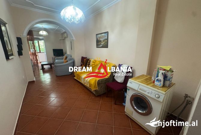 Shtepi me qera 2+1 ne Tirane - 700 Euro