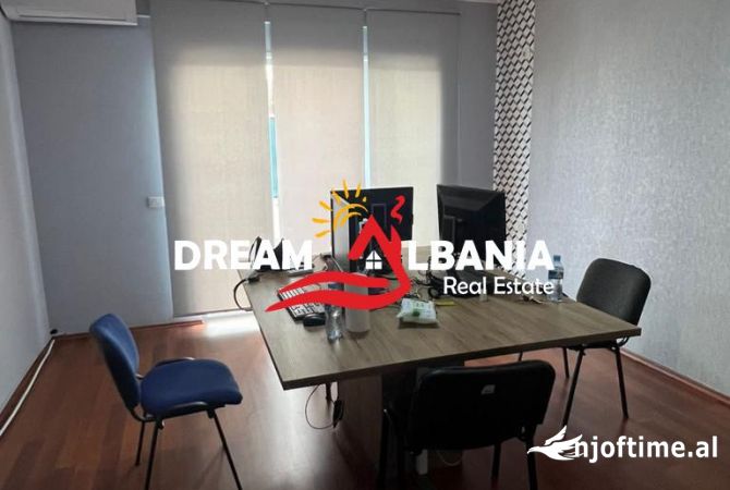 Ambient biznesi me qera 3+1 ne Tirane - 1,200 Euro