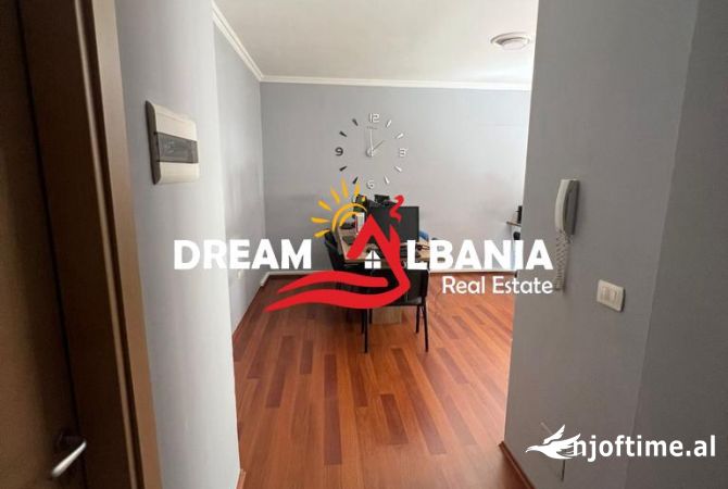 Ambient biznesi me qera 3+1 ne Tirane - 1,200 Euro