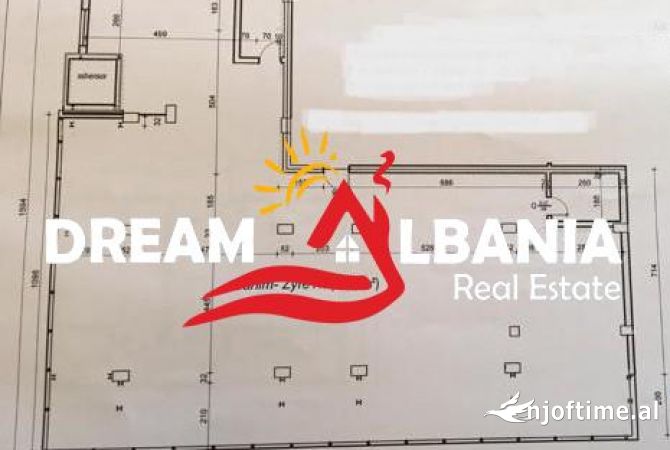 Ambient biznesi me qera 3+1 ne Tirane - 1,800 Euro