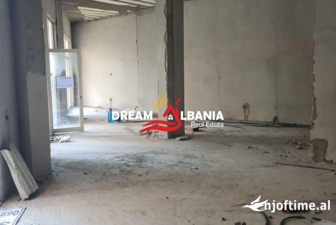 Ambient biznesi ne shitje 1+1 ne Tirane - 198,000 Euro