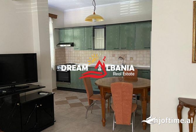 Shtepi me qera Apartament ne Tirane, 2+1, Mobilimi E mobiluar, Pagesa 500  Euro.